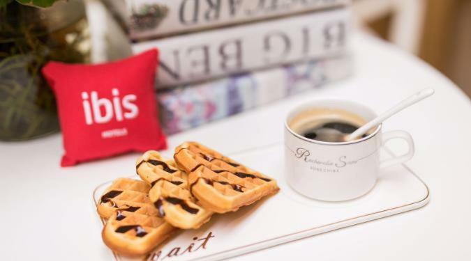Ibis Urumqi Weixing Square Hotel Kültér fotó